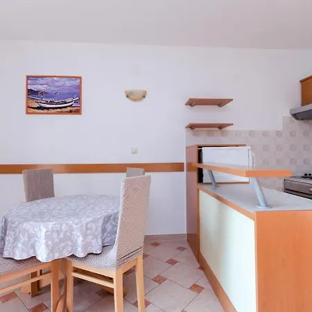 Josip S Apartament *