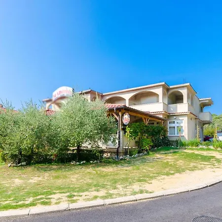 Josip S Apartament *