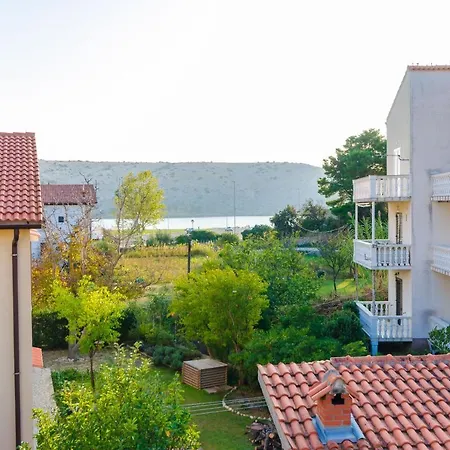 Josip S Apartament Lopar